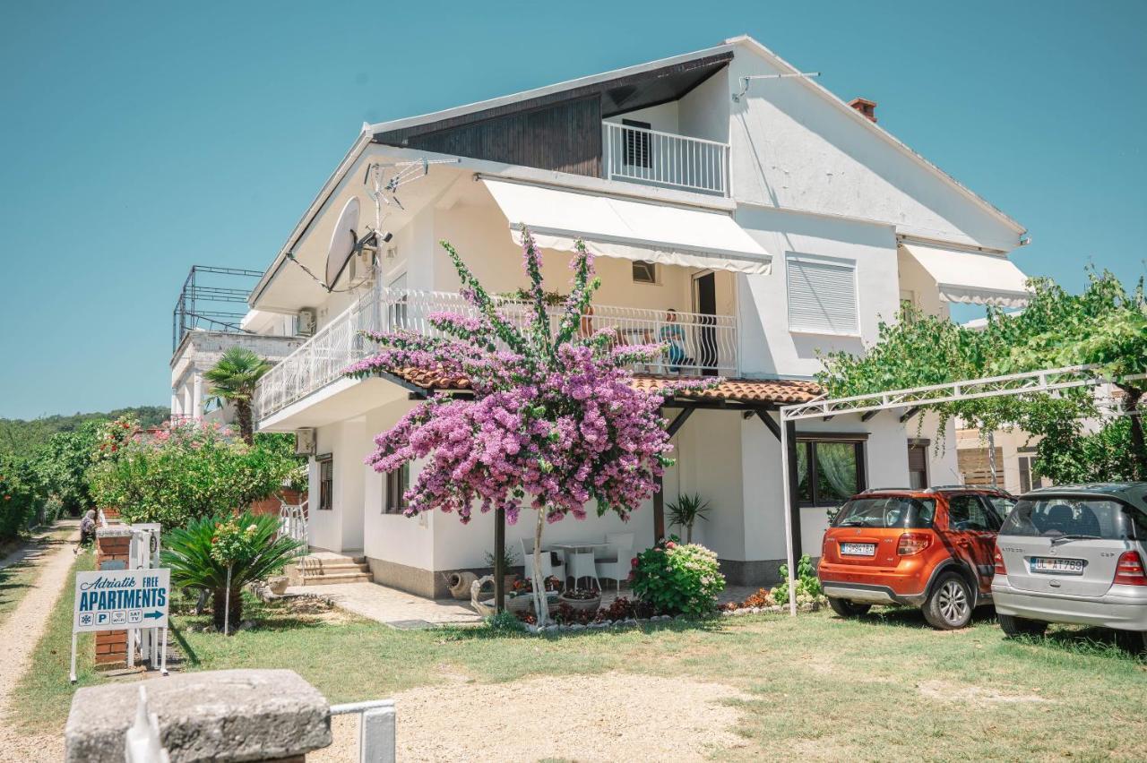 Vila Adriatik Hotel Ulcinj Exterior photo